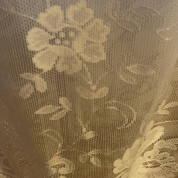 Beautiful vintage lace curtain - Picture 4 of 4